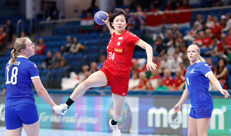 岡田選手／IHFオリンピック女子世界最終予選 イギリス戦　&copy;JHA／Yukihito Taguchi